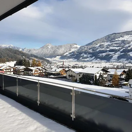 別荘 Luxurious Holiday With Panoramic View Very Close To The Spieljochbahn フューゲン