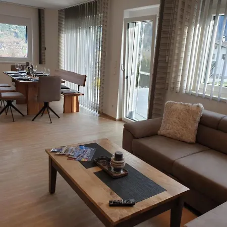 別荘 Luxurious Holiday With Panoramic View Very Close To The Spieljochbahn フューゲン